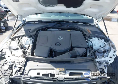 2022 Mercedes-Benz C 300 Sedan z USA, uszkodzony, nr VIN W1KAF4GB5NR010940